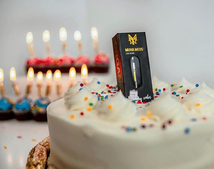 Wedding Cake Wedding Cake muha meds 1g vape cartridge device